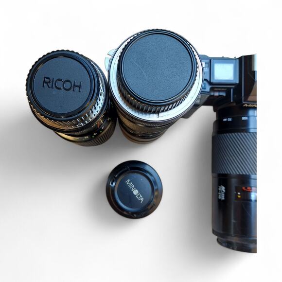 Minolta Maxxum 7000 With 3 Lenses and Bag - Picture 6 of 16